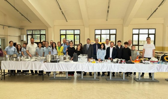 Osmaneli OSB’den Meslek Liselilere Ekipman Desteği