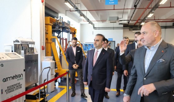 Bakan Kacır: “Savunma sanayiine güç veren girişimlere desteğimiz sürecek”